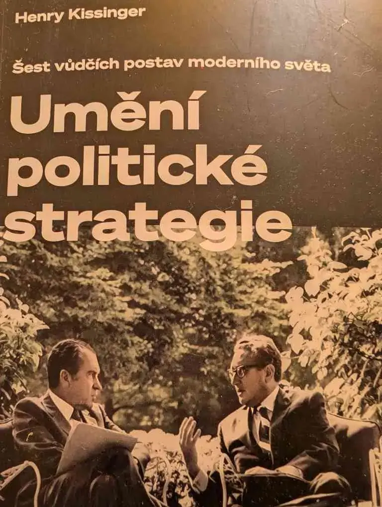 Obálka knihy Umění politické strategie od Henryho Kissingera